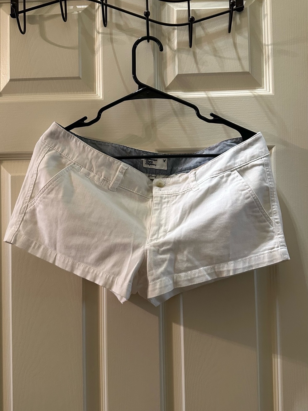 American Eagle Outfitters White High-Rise Cotton Shorts